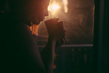 一線を越えた後に既婚者男性が急に冷たくなった理由原因